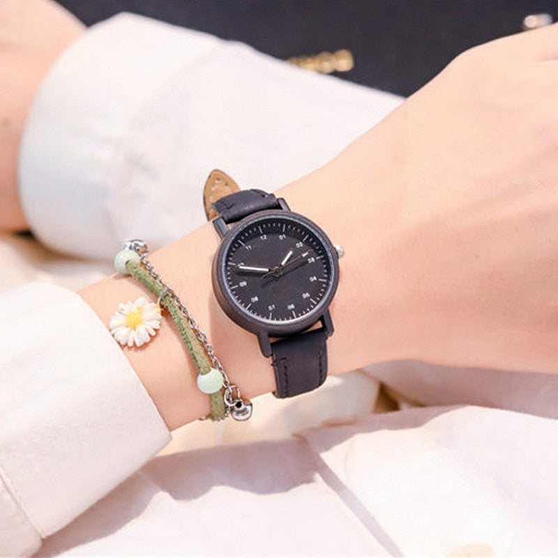 Minimalist Quartz Leather Strap Round Dial Wrist Watch Black China