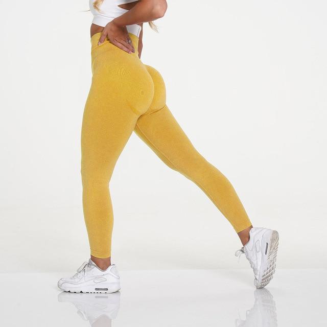 Seamless knitted hip hip yoga pants women moisture wicking smile hip cropped pants Yellow